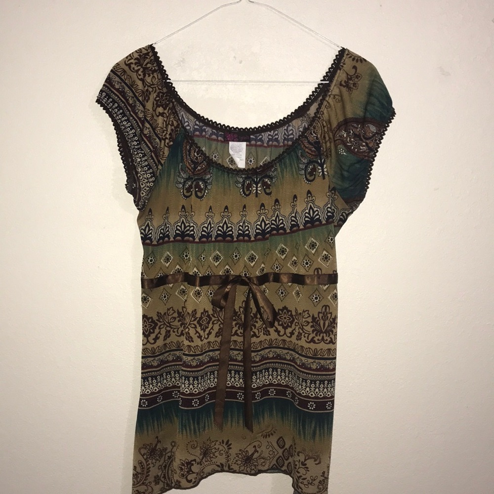 Brown, cap sleeve blouse